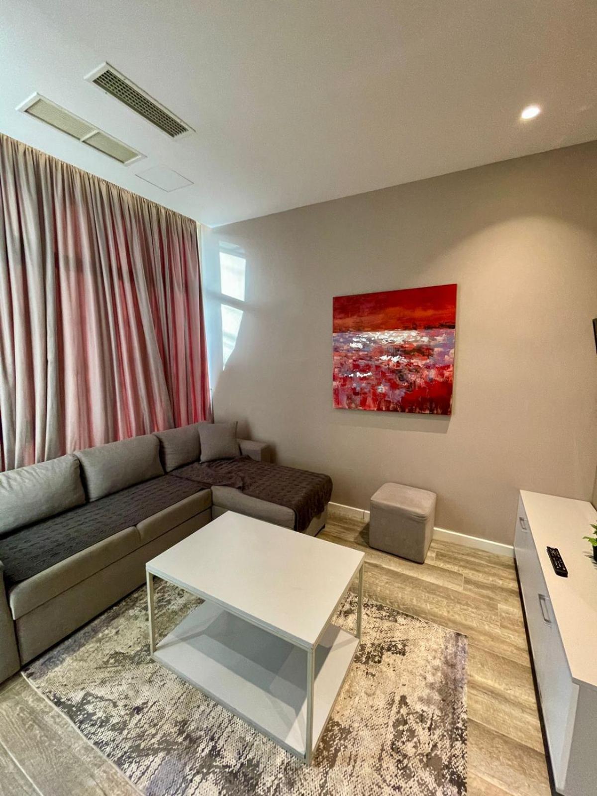 Premium City Studio & Suite Тирана Экстерьер фото